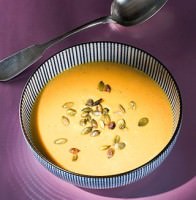 Тыквенный суп с поджаренной сладкой кукурузой