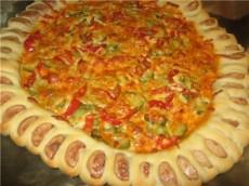 Пицца с вкусным краешком фото