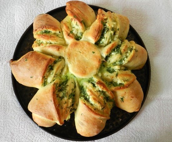 Пирог с сыром и зеленью фото
