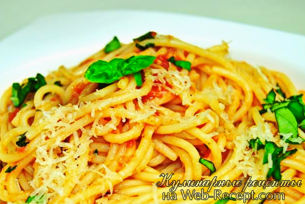 Спагетти с томатным соусом фото